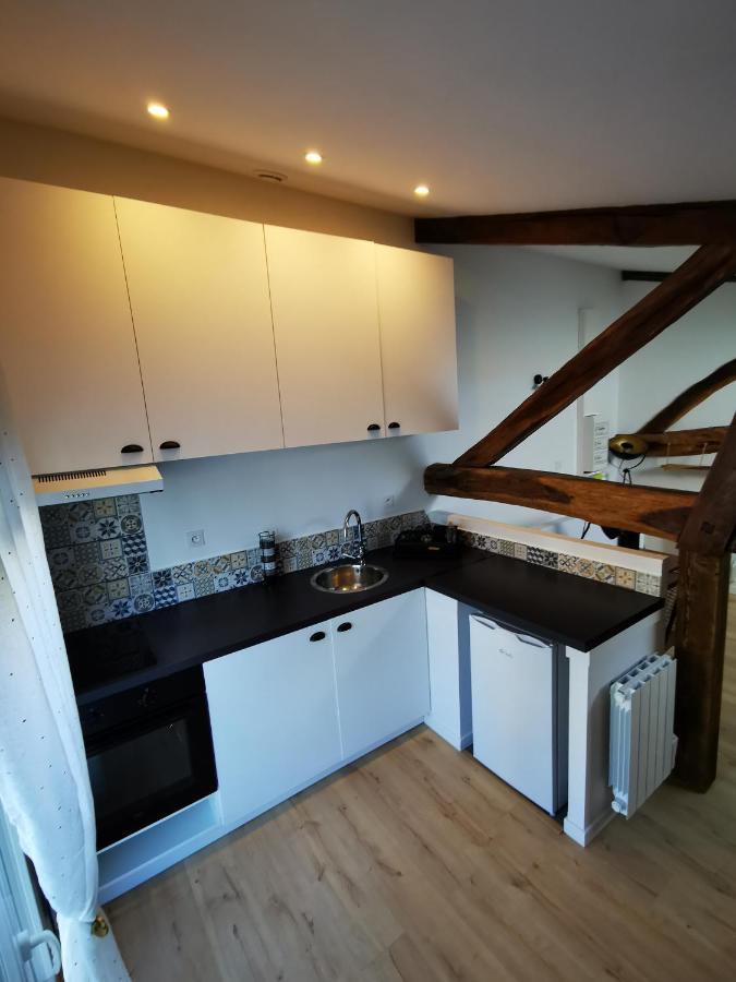 Appartement Neuf Climatise Sous Les Toits La Roche-Chalais エクステリア 写真