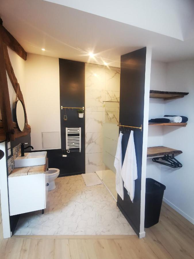 Appartement Neuf Climatise Sous Les Toits La Roche-Chalais エクステリア 写真