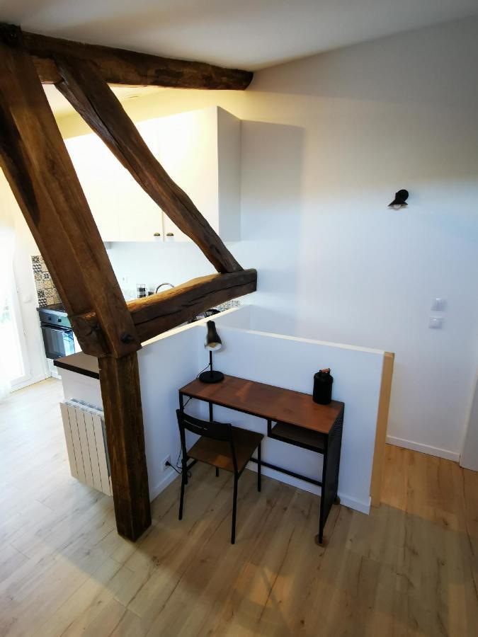 Appartement Neuf Climatise Sous Les Toits La Roche-Chalais エクステリア 写真